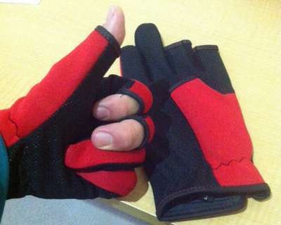 150130Afishing_glove_red_black.JPG